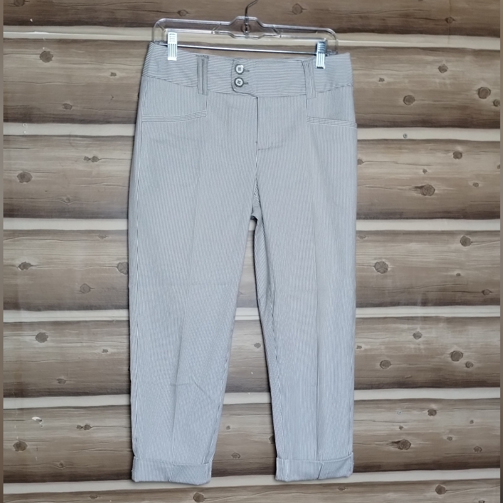 5/$30 Grace women‎ beige striped cropped pants size 4